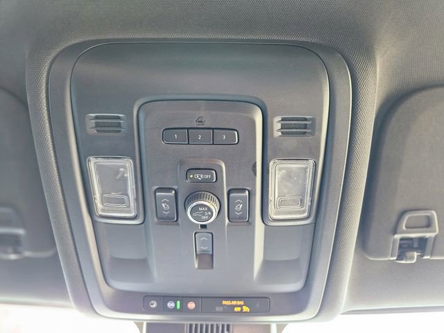 Used 2023 Chevrolet Suburban Premier image 26