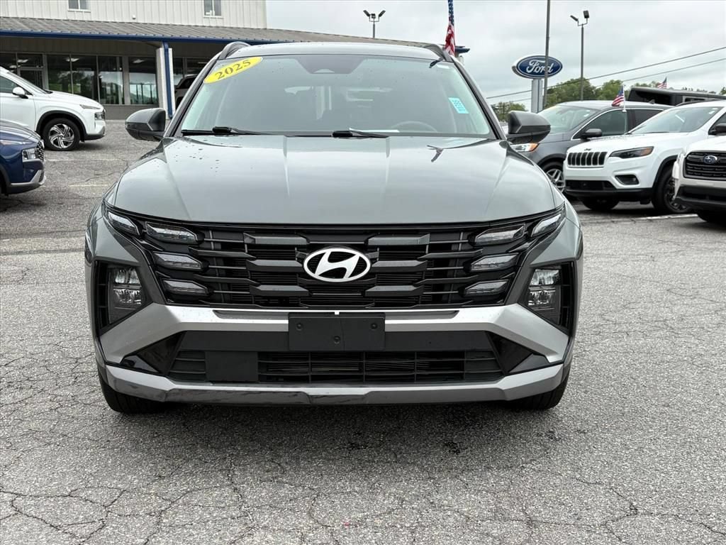 Used 2025 Hyundai Tucson SEL FWD image 2