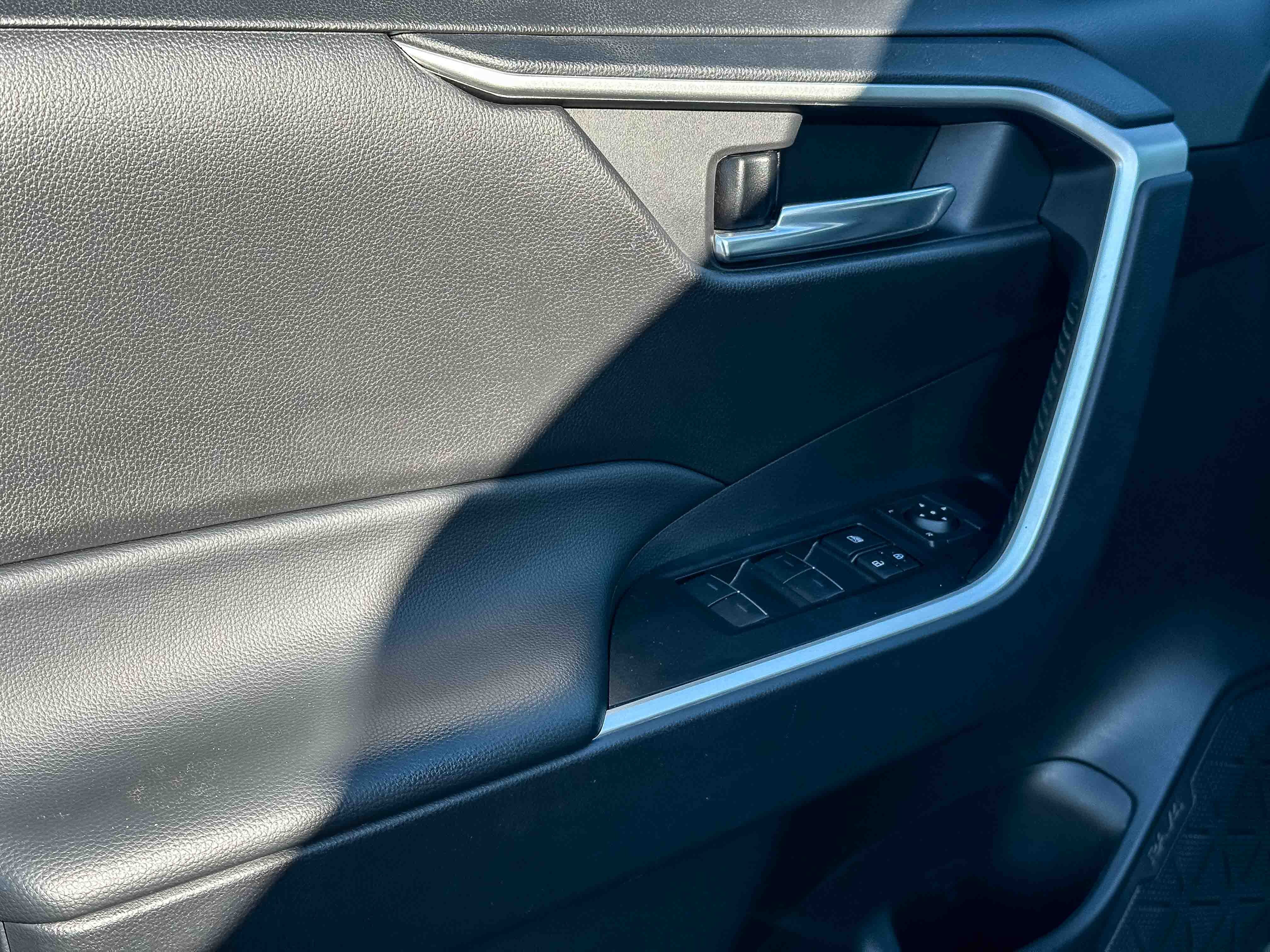 Used 2024 Toyota RAV4 XLE Premium image 16