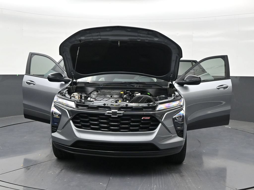 Used 2025 Chevrolet Trax RS FWD image 33