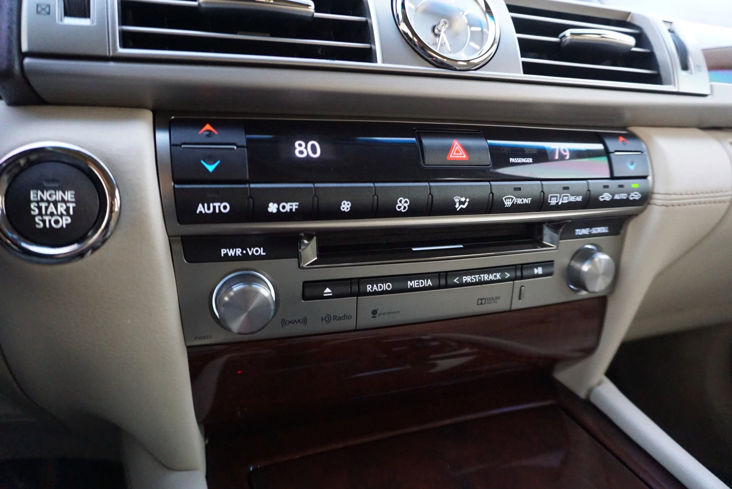 Used 2015 Lexus LS 460 image 40