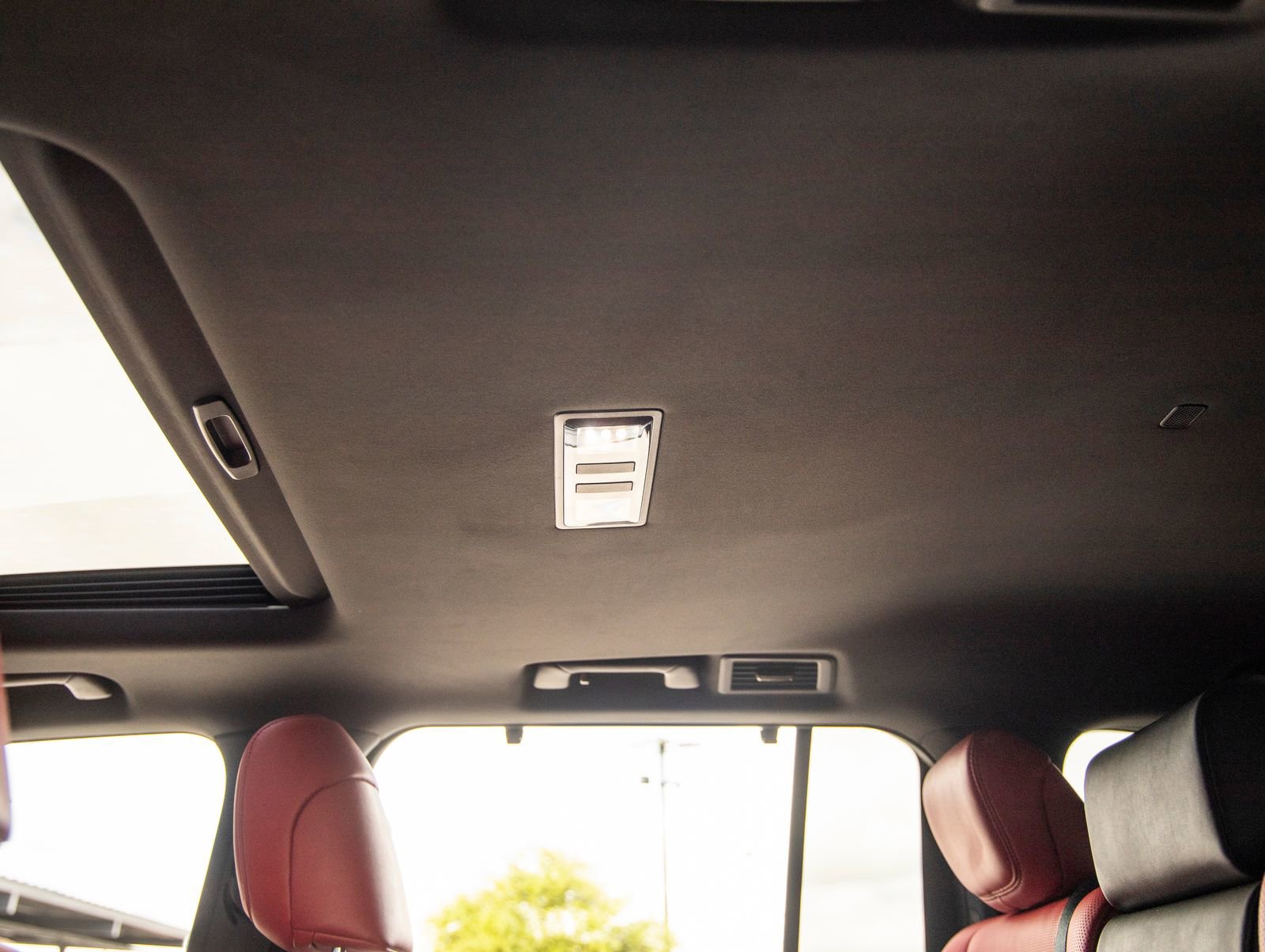 Used 2023 Lexus LX 600 F Sport w/ Accessory Package (Z1) image 25