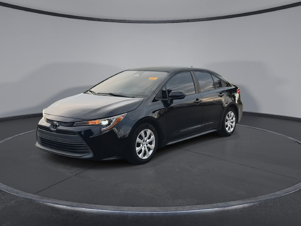 Used 2023 Toyota Corolla LE FWD image 4