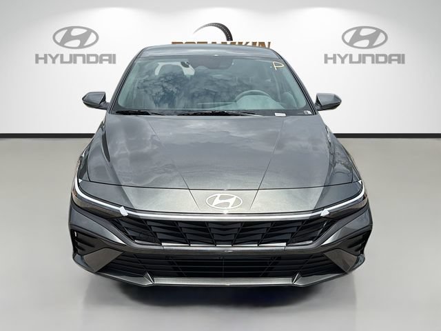 New 2026 Hyundai Elantra SE FWD image 2