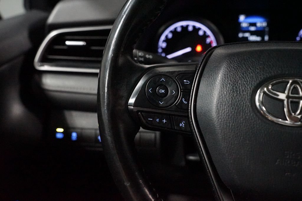 Used 2022 Toyota Camry SE FWD image 14