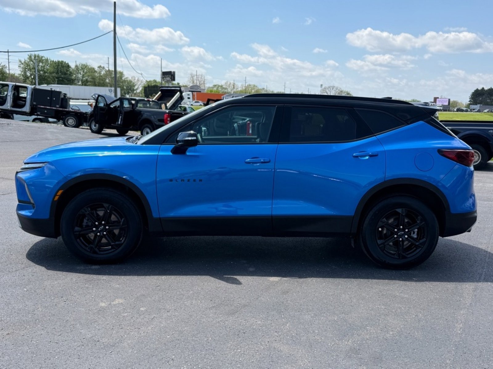 Used 2024 Chevrolet Blazer LT w/ Midnight/Sport Edition FWD image 5