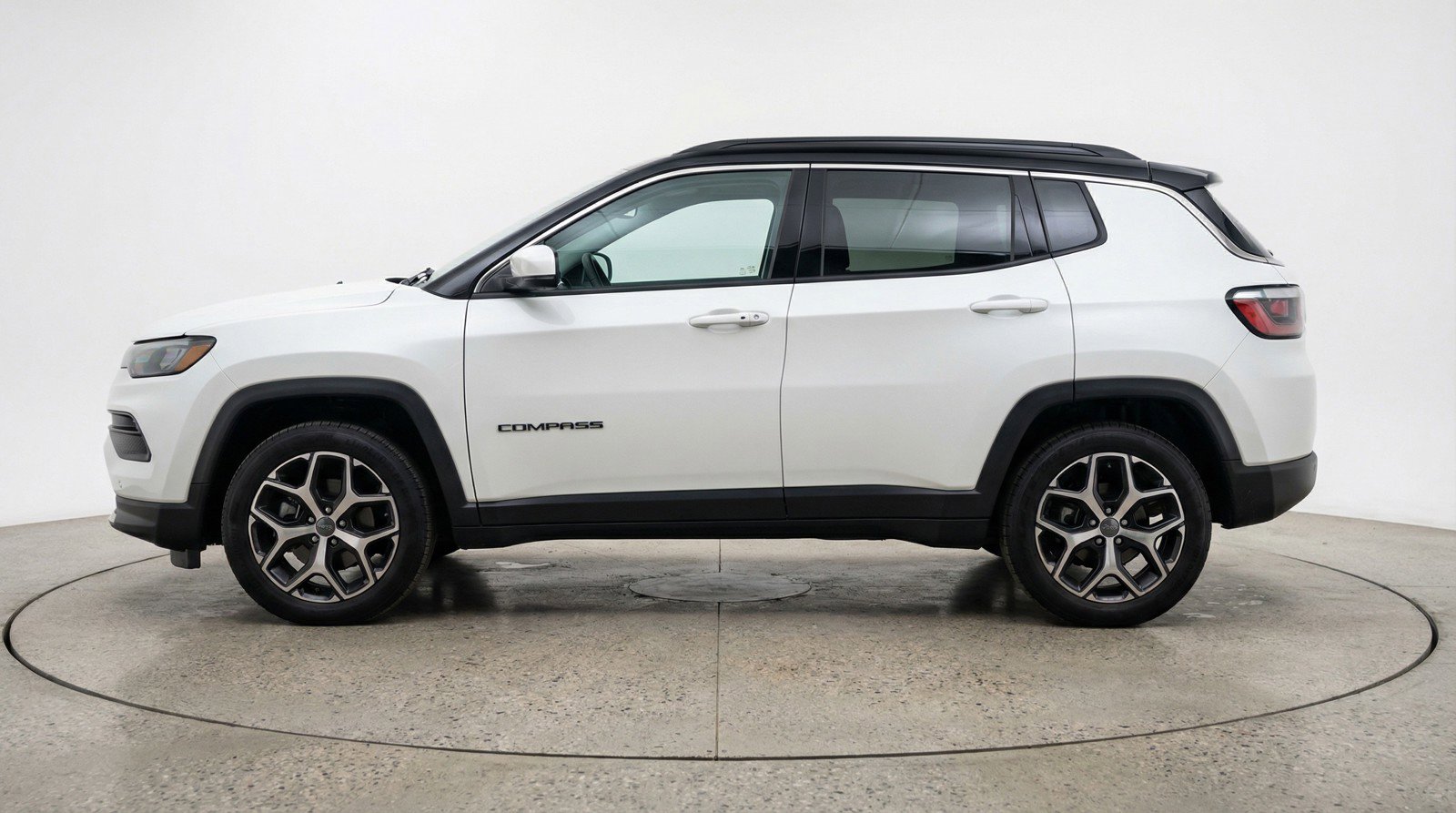 Used 2025 Jeep Compass Limited image 5
