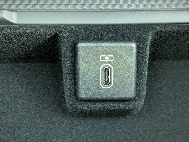 New 2026 Land Rover Range Rover Long Wheelbase SE image 19