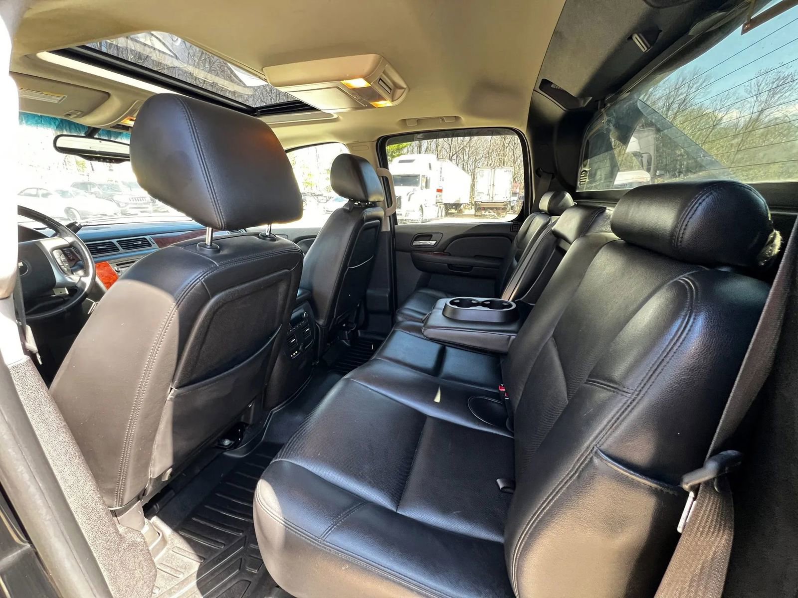 Used 2012 Chevrolet Avalanche LTZ image 10