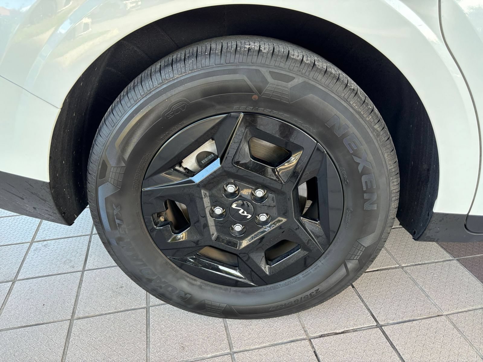 Used 2026 Kia Carnival FWD image 28