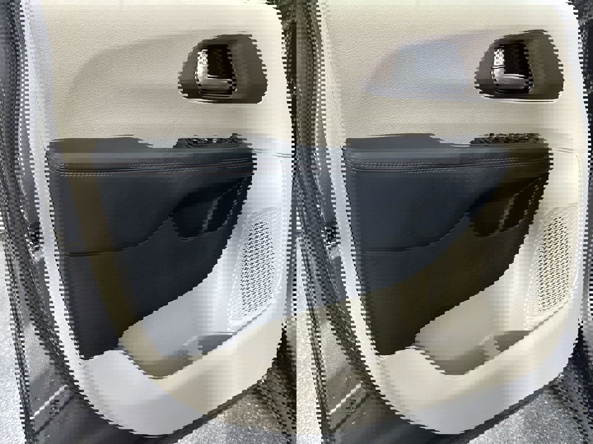 Used 2018 Chrysler Pacifica LX w/ Tire & Wheel Group image 33