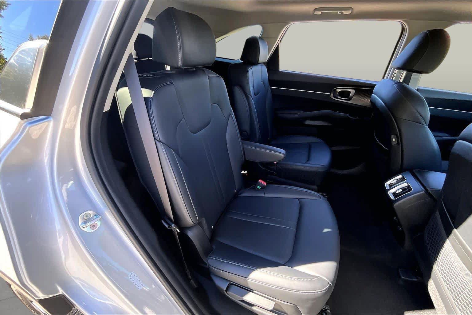Used 2023 Kia Sorento EX w/ Panoramic Sunroof Package AWD/4WD image 20