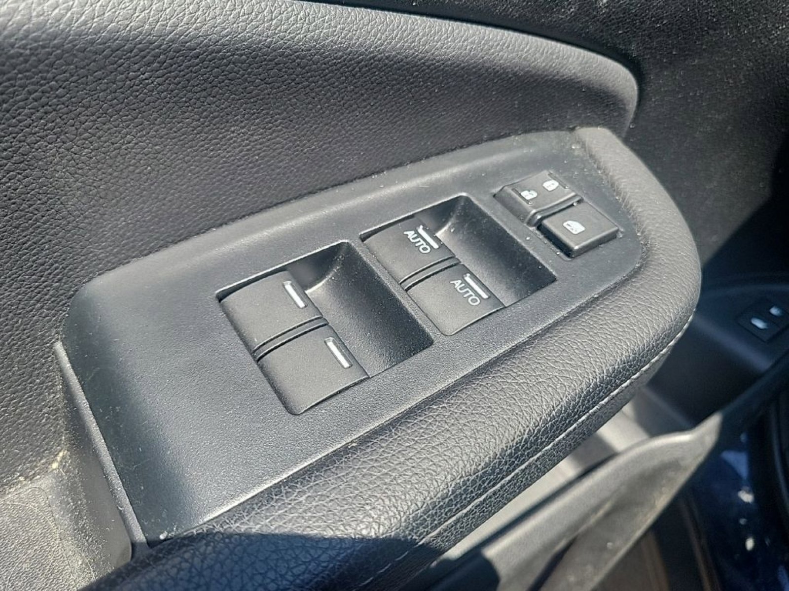 Used 2023 Honda Passport EX-L image 17