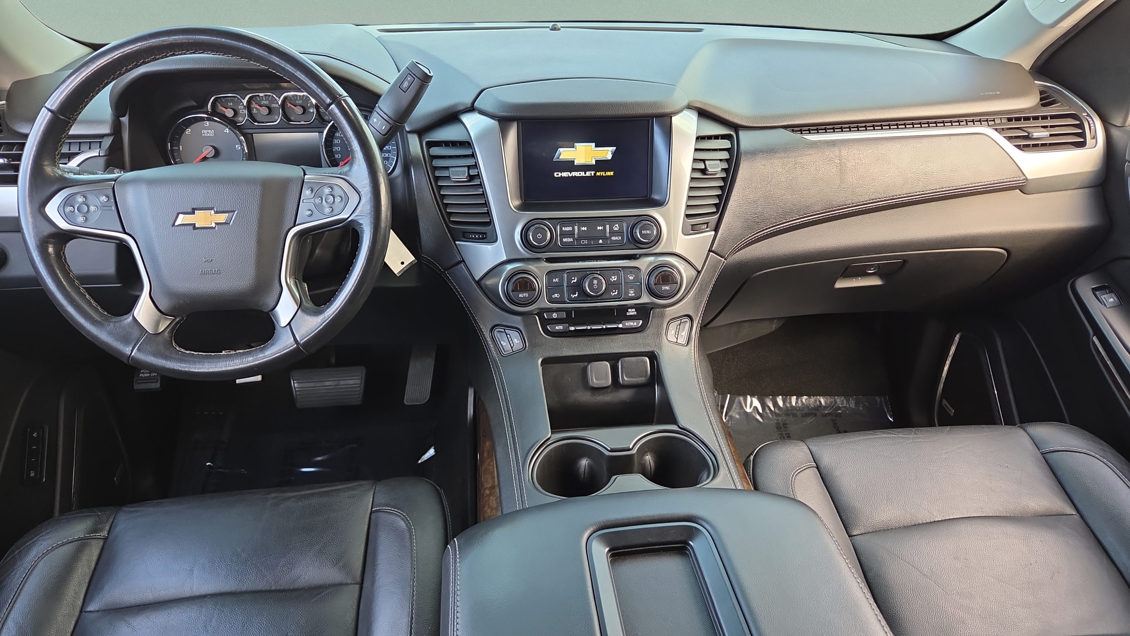 Used 2018 Chevrolet Suburban LT RWD image 13