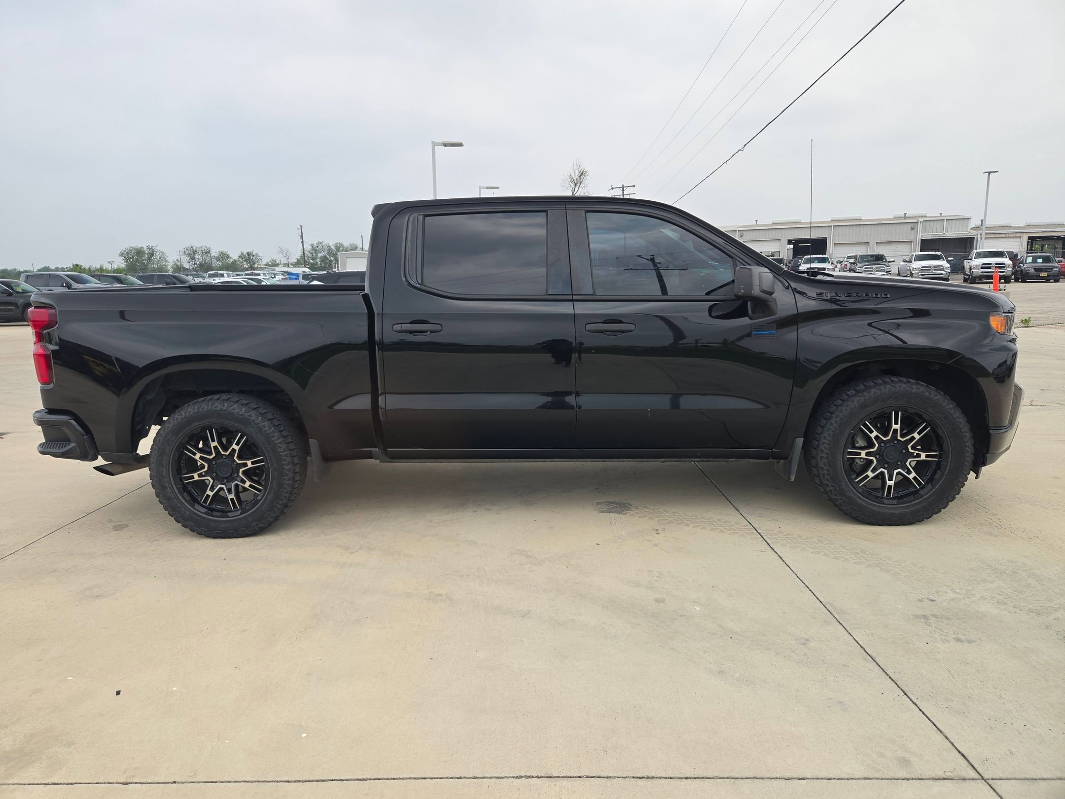 Used 2020 Chevrolet Silverado 1500 Custom w/ Custom Value Package RWD image 2