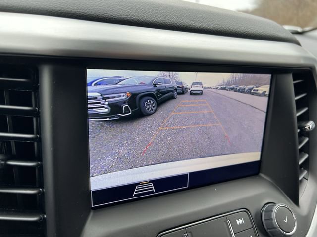 Used 2023 GMC Acadia SLE image 12