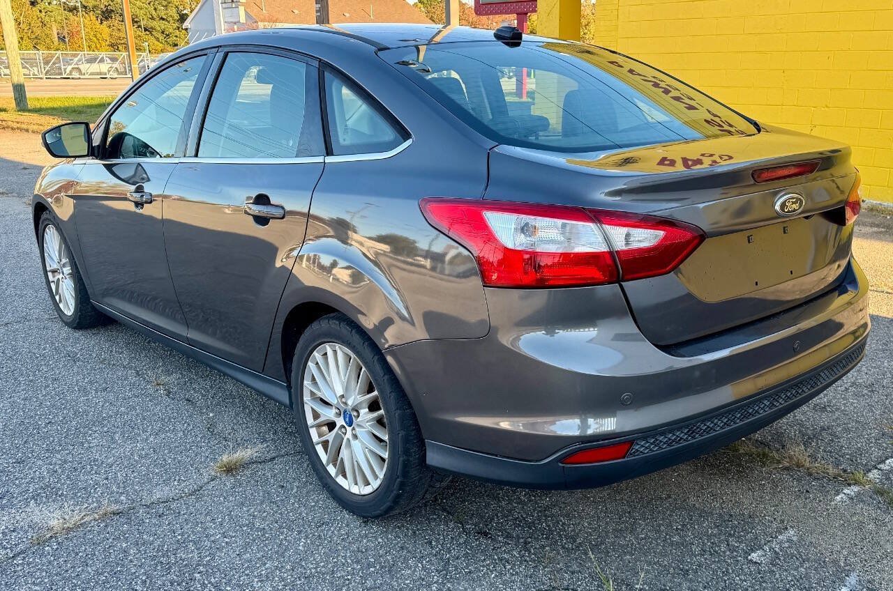 Used 2012 Ford Focus SEL FWD image 7