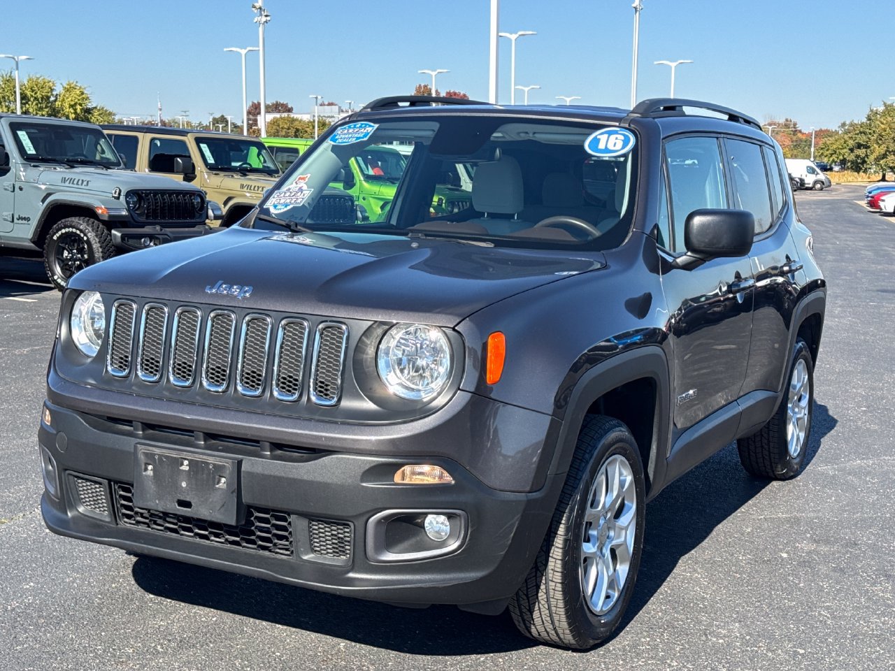 Used 2016 Jeep Renegade Latitude AWD/4WD image 7