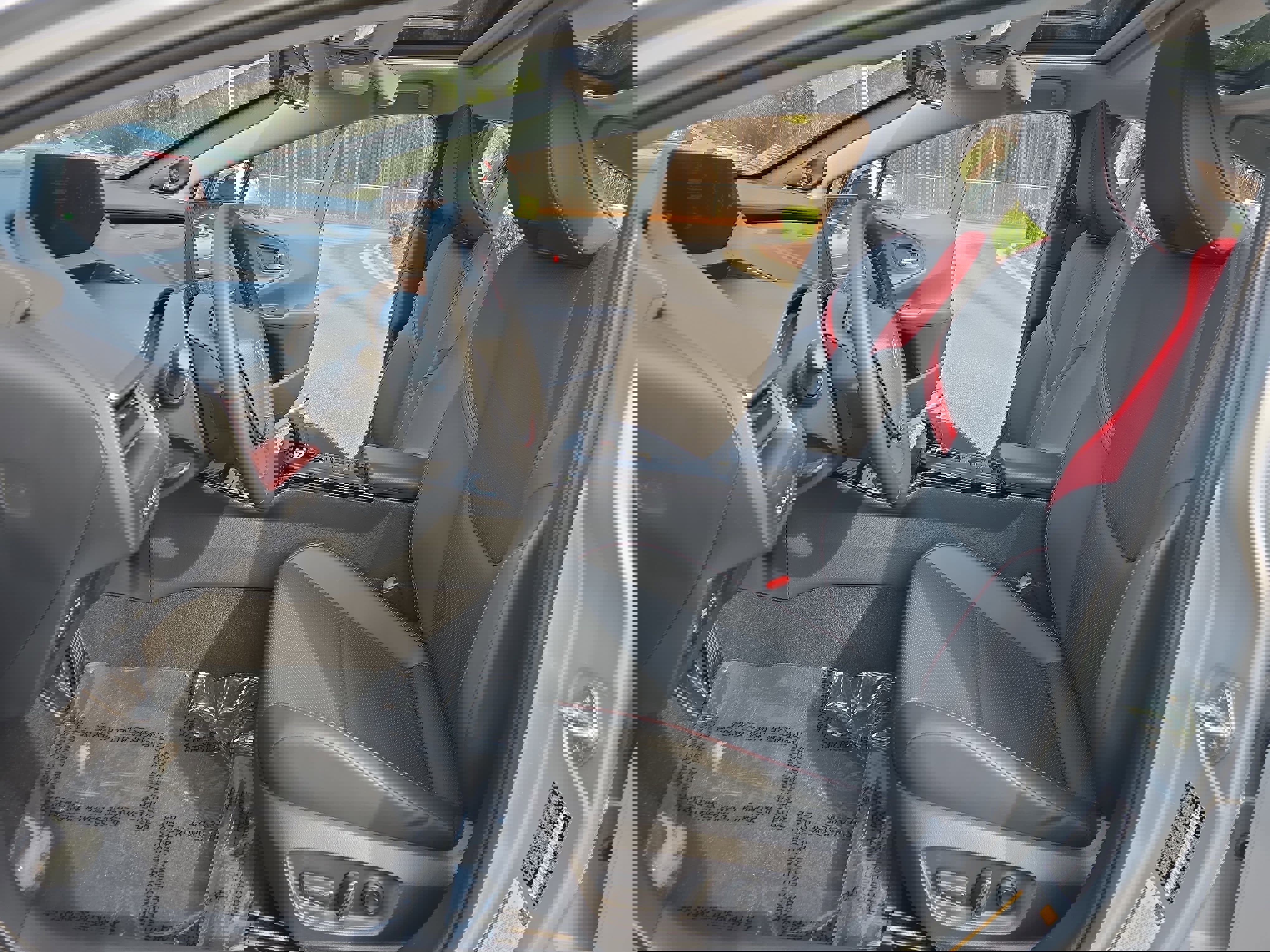 Used 2025 Toyota Prius Plug-In Hybrid image 16