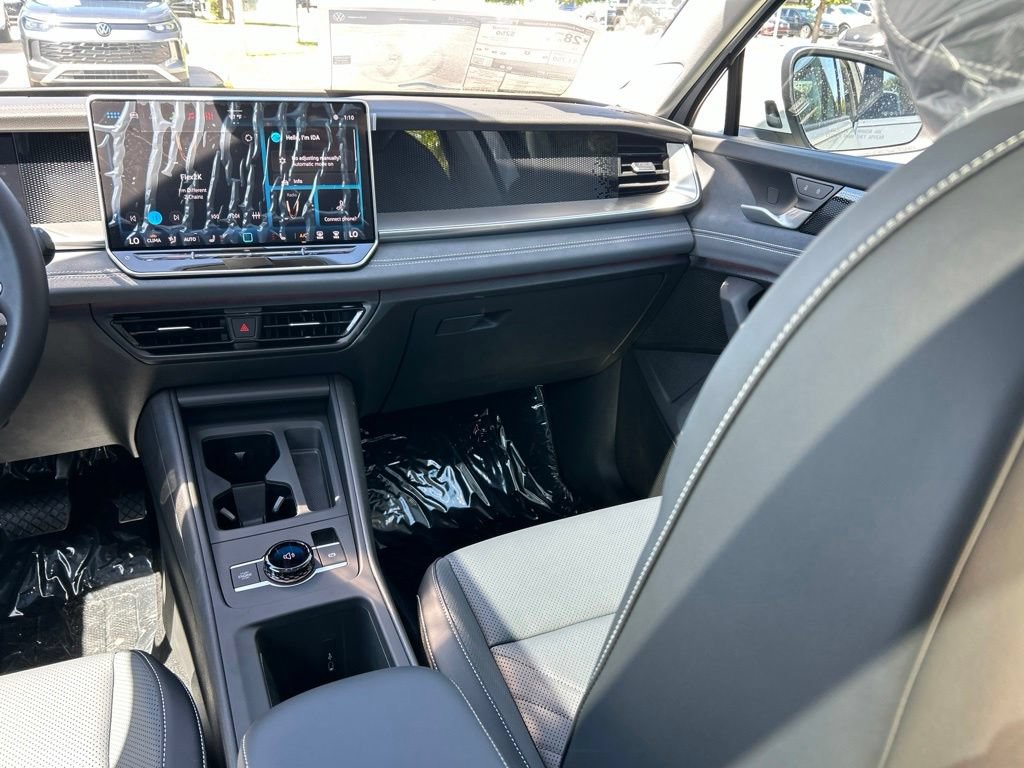 New 2026 Volkswagen Tiguan SE FWD image 11
