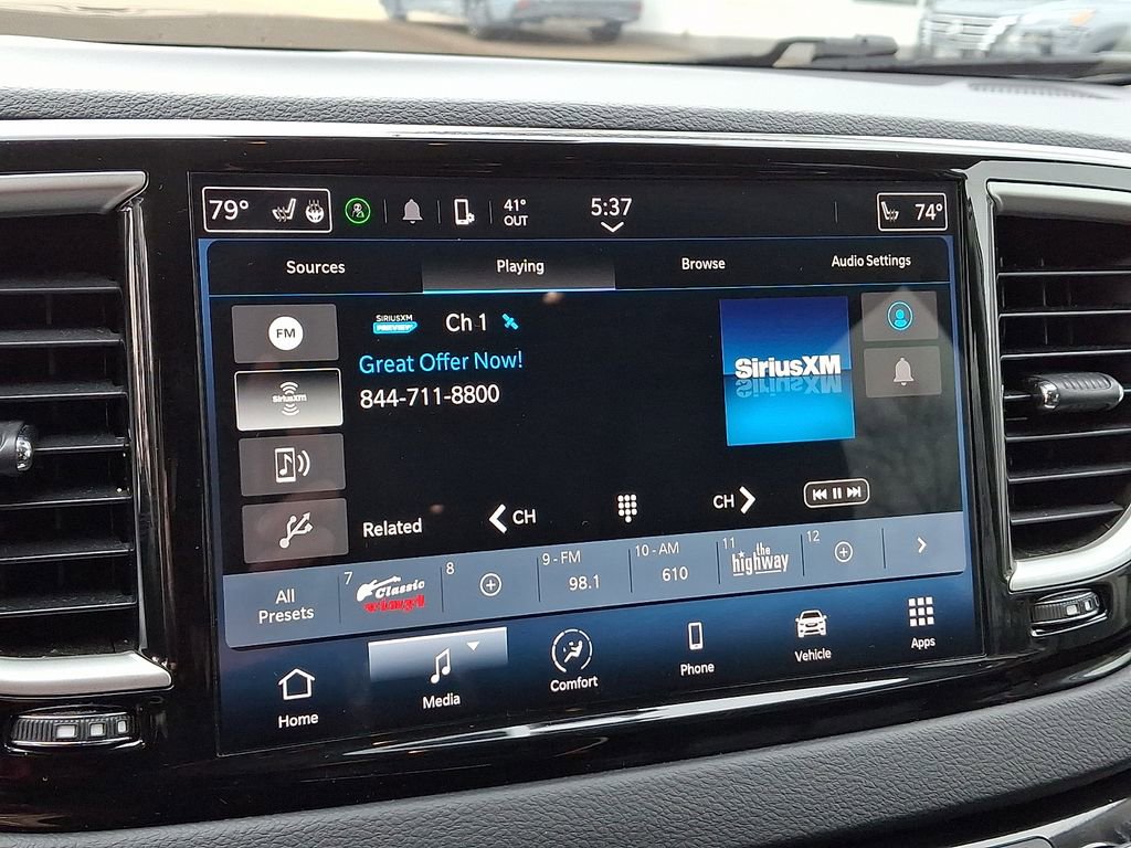 Used 2023 Chrysler Pacifica Touring-L image 19