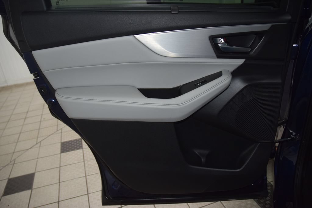 Used 2022 Acura MDX w/ Technology Package AWD/4WD image 42