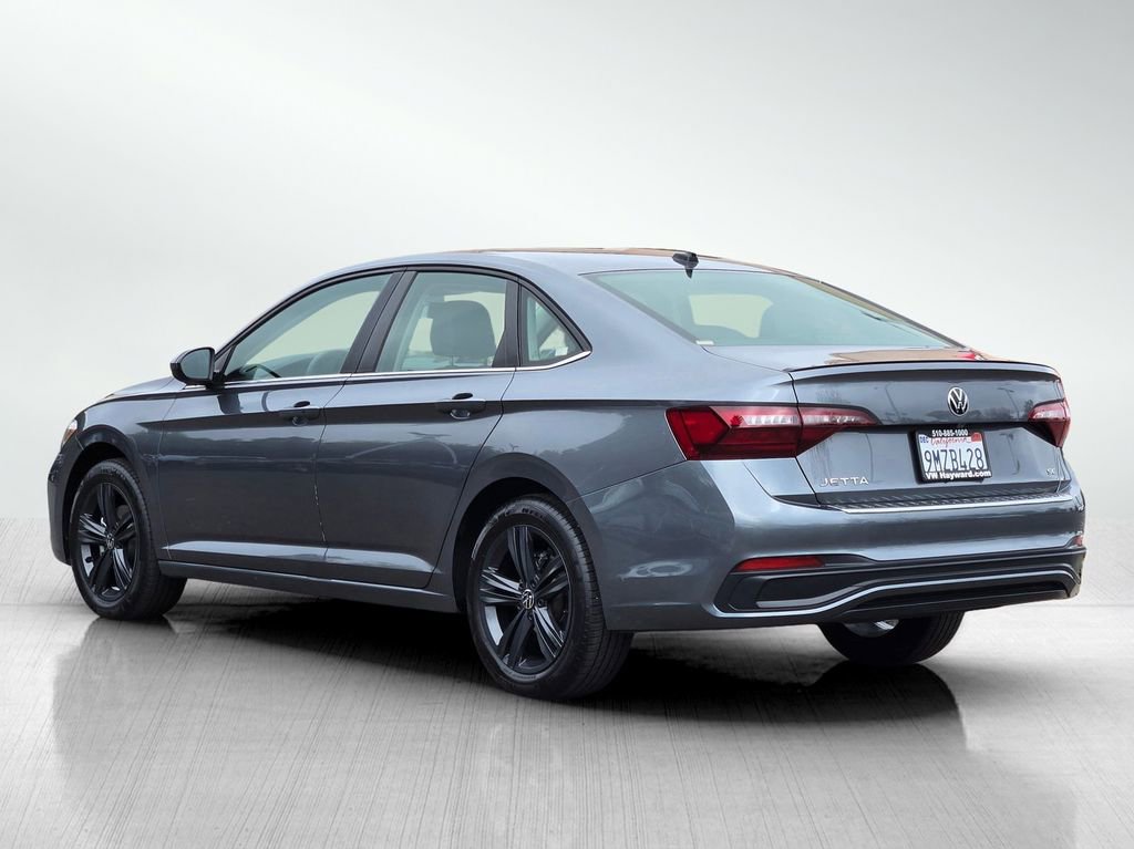 Used 2024 Volkswagen Jetta SE image 6