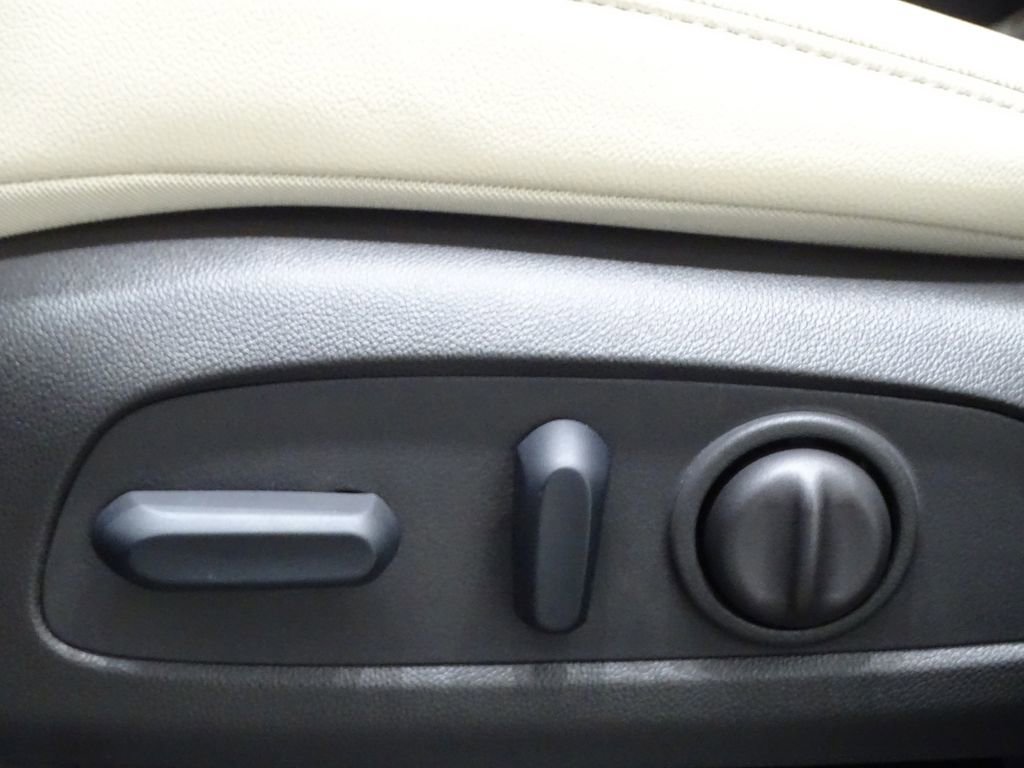 Used 2023 Buick Encore GX Essence w/ Experience Buick Package image 13