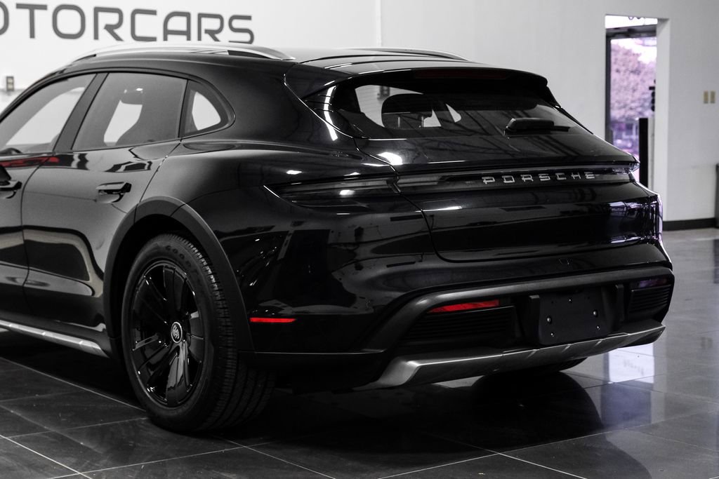 Used 2023 Porsche Taycan 4 Cross Turismo image 16