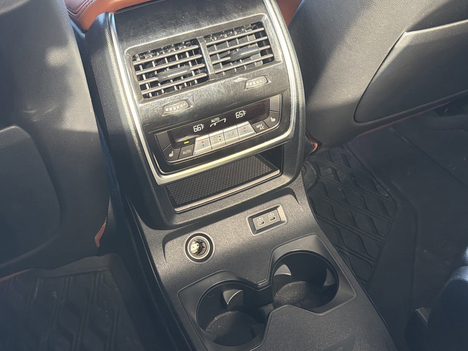 Used 2022 BMW X7 M50i w/ Dynamic Handling Package AWD/4WD image 19