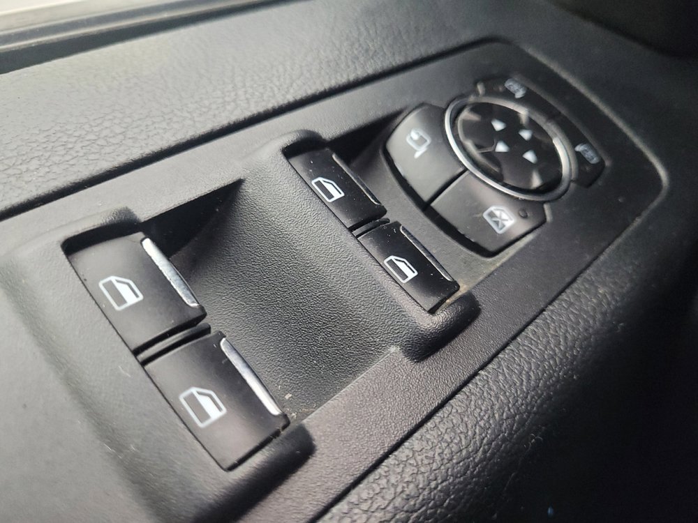 Used 2015 Ford F150 Platinum w/ Equipment Group 701A Luxury RWD image 27