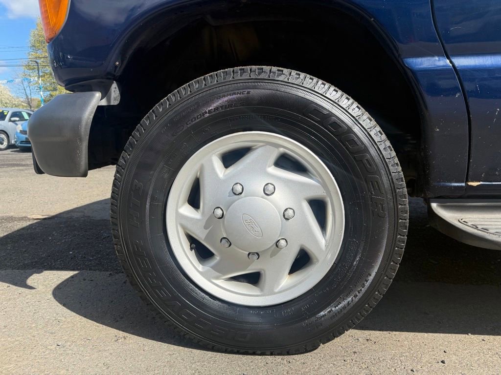 Used 2007 Ford E-350 and Econoline 350 Extended Wagon Super Duty RWD image 11
