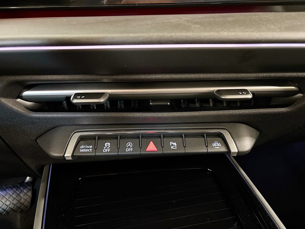 New 2026 Audi Q3 quattro 2.0T AWD/4WD image 20