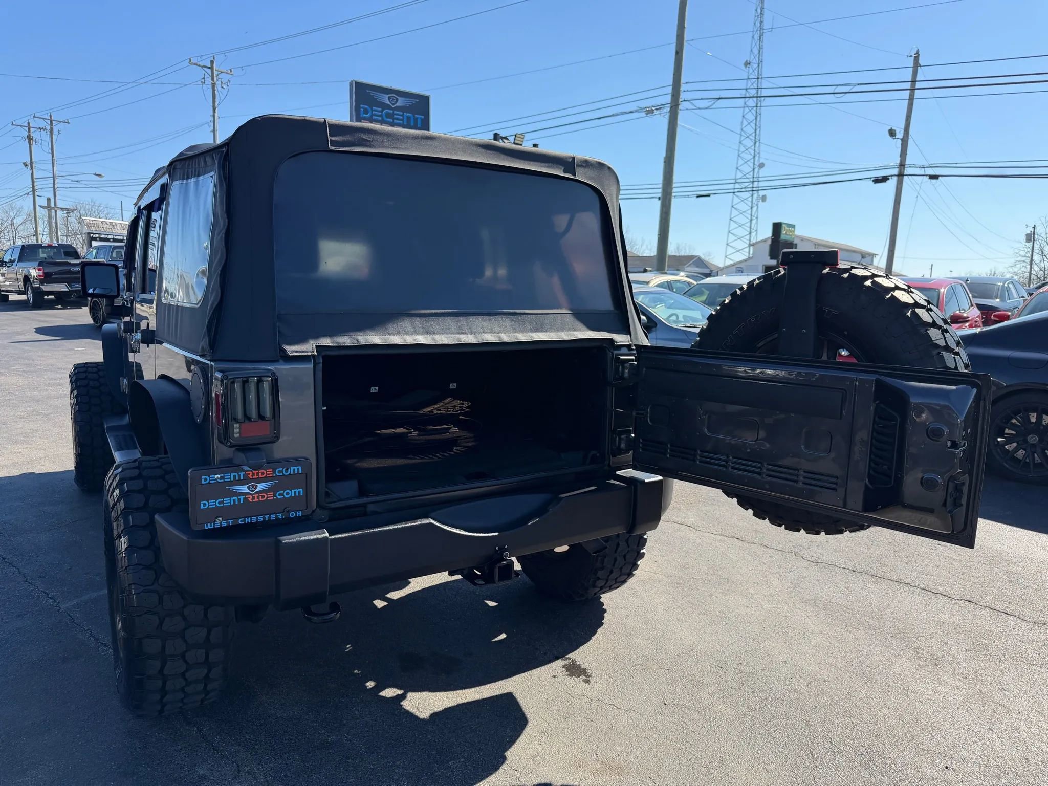 Used 2018 Jeep Wrangler Unlimited Sport S image 31