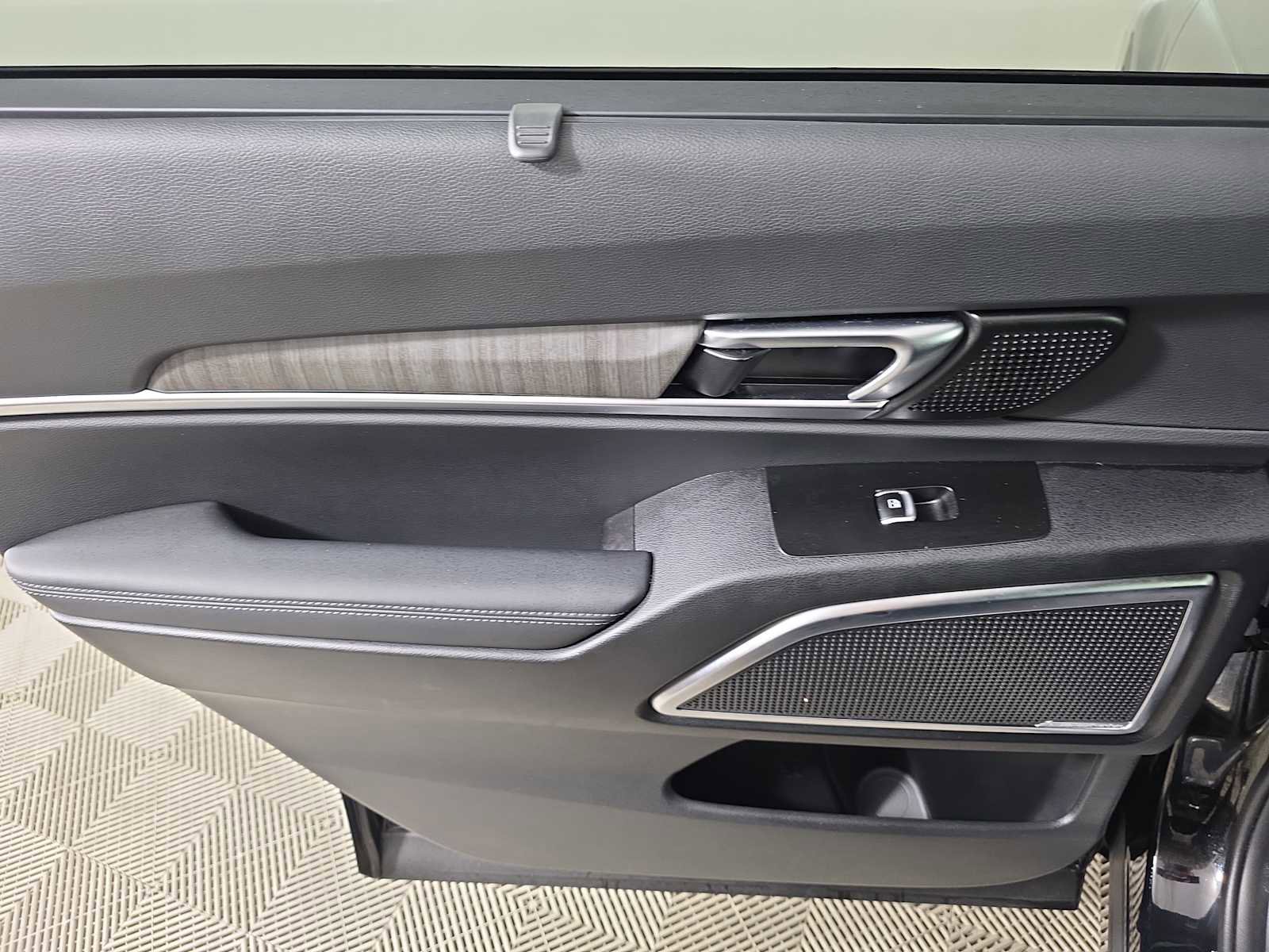 Used 2024 Kia Telluride SX w/ Towing Package image 65