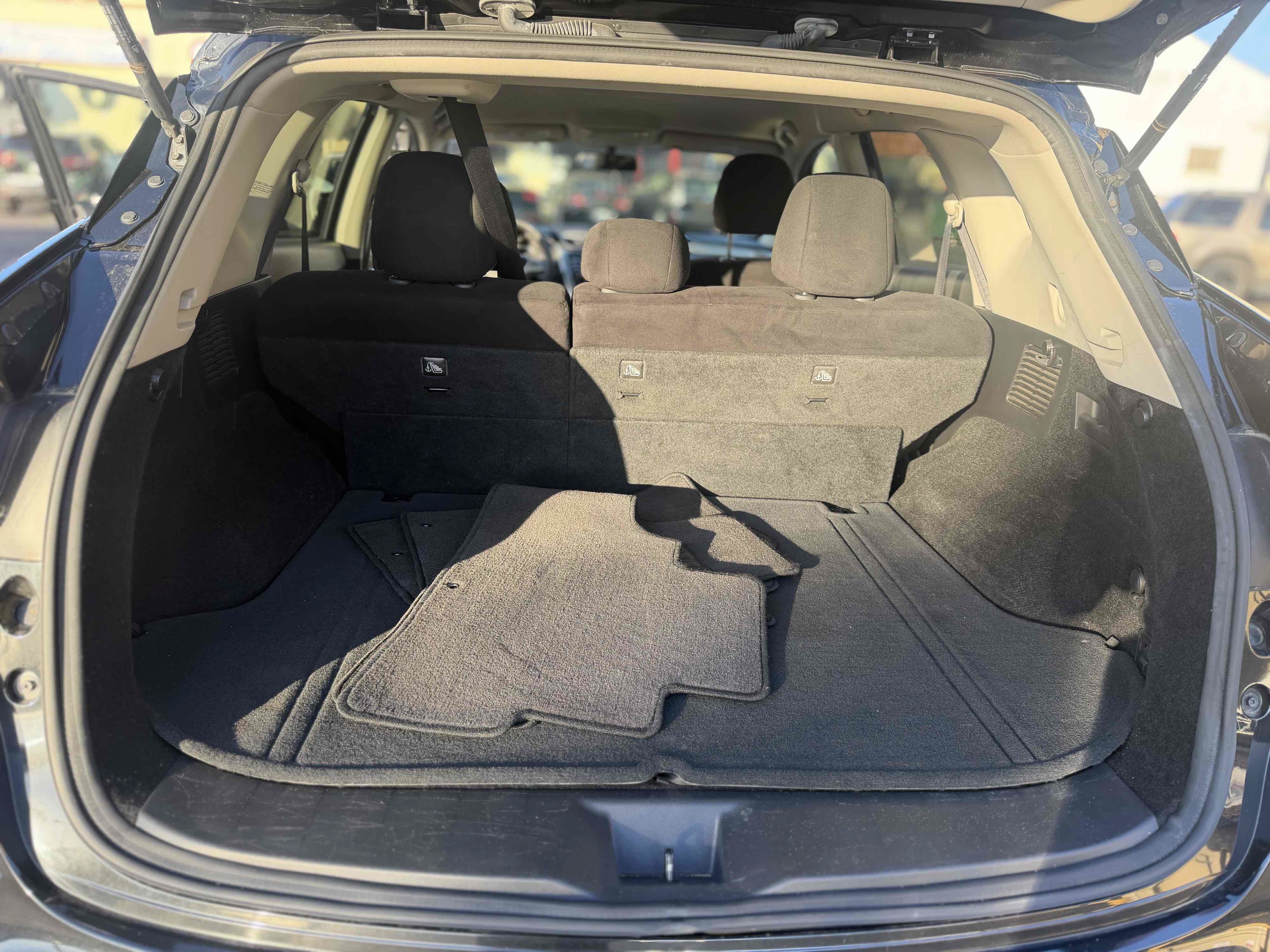 Used 2017 Nissan Murano SV w/ Cargo Package FWD image 11