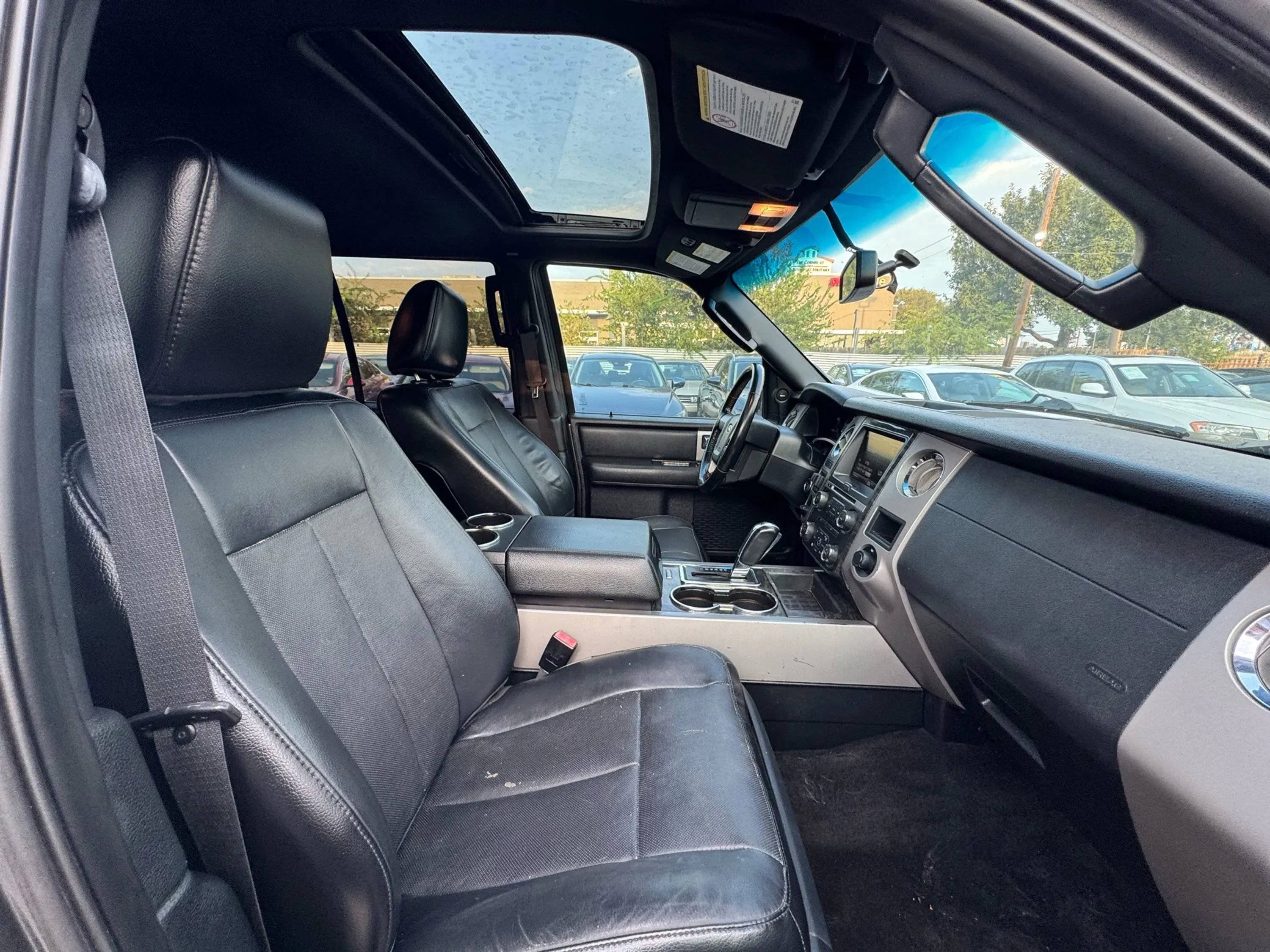 Used 2015 Ford Expedition Limited w/ Equipment Group 301A RWD image 16