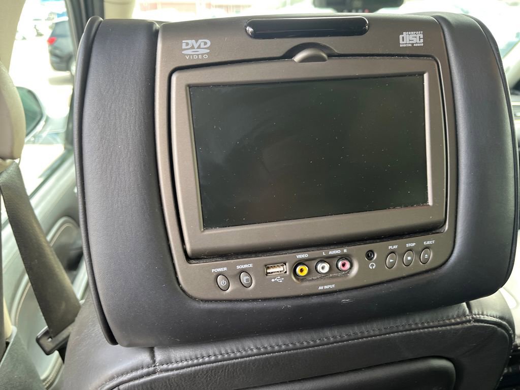 Used 2013 Cadillac Escalade ESV Platinum image 40