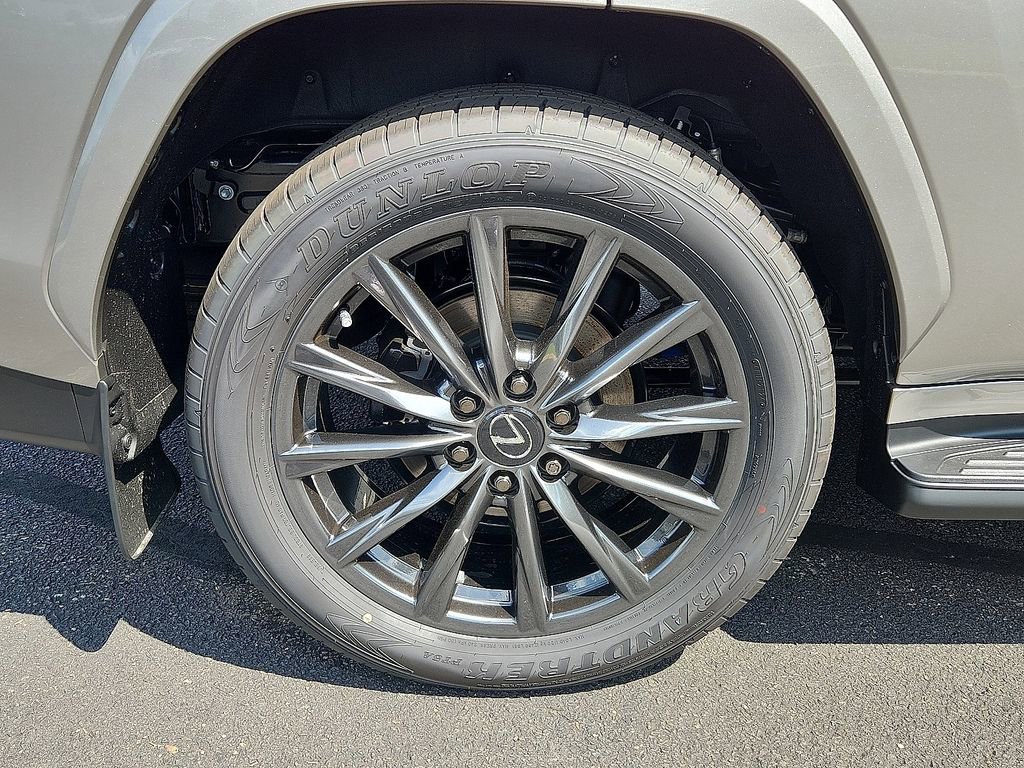 Used 2024 Lexus LX 600 F Sport AWD/4WD image 5