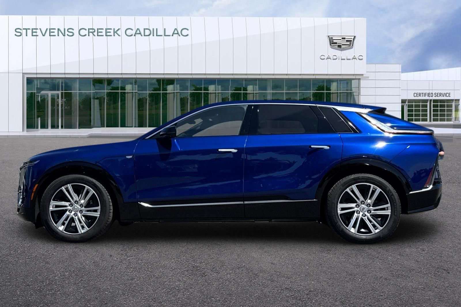 Used 2024 Cadillac Lyriq Tech w/ Driver Assist Package AWD/4WD image 6