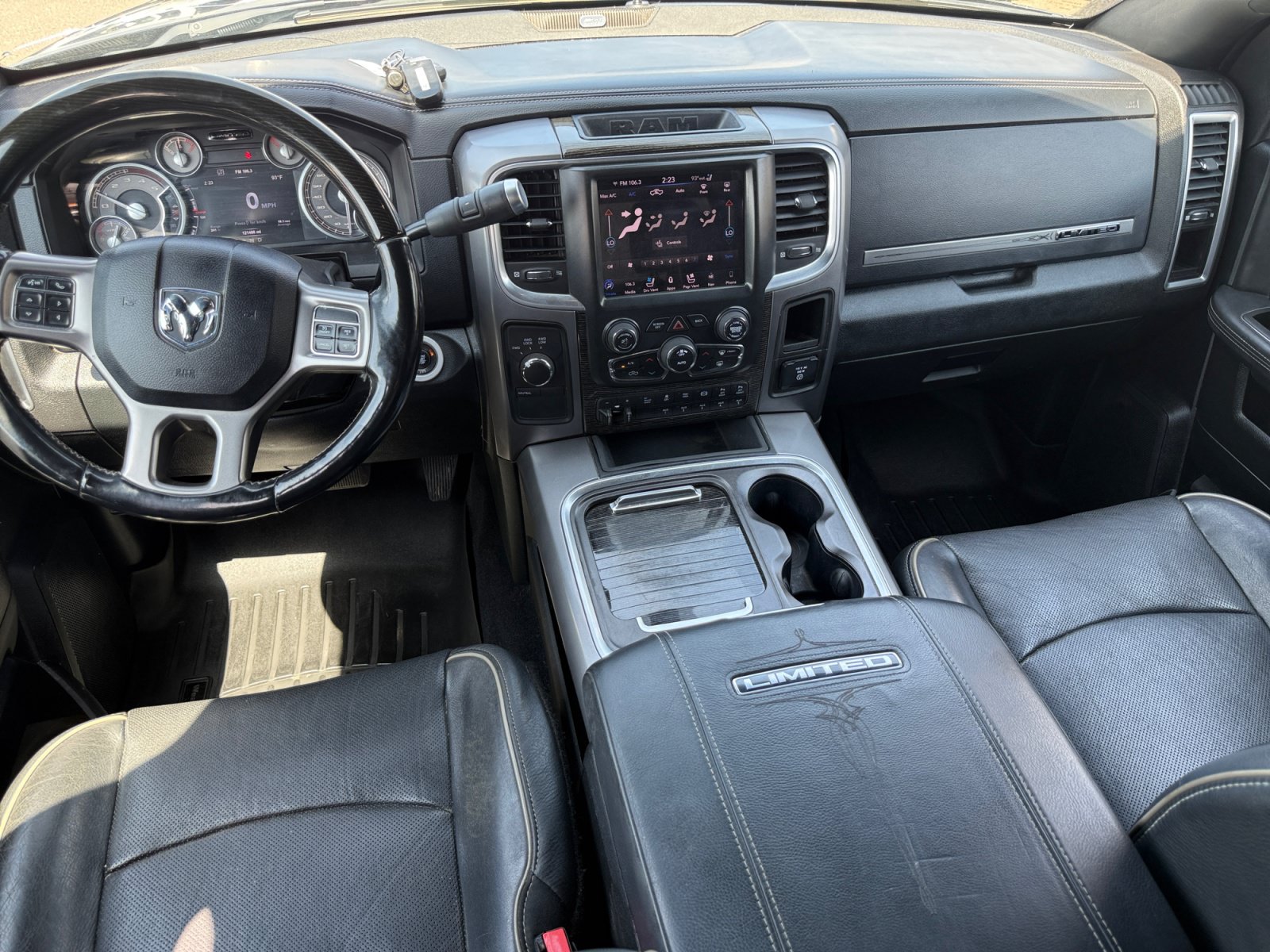 Used 2018 RAM 3500 Laramie Longhorn w/ Max Tow Package AWD/4WD image 13