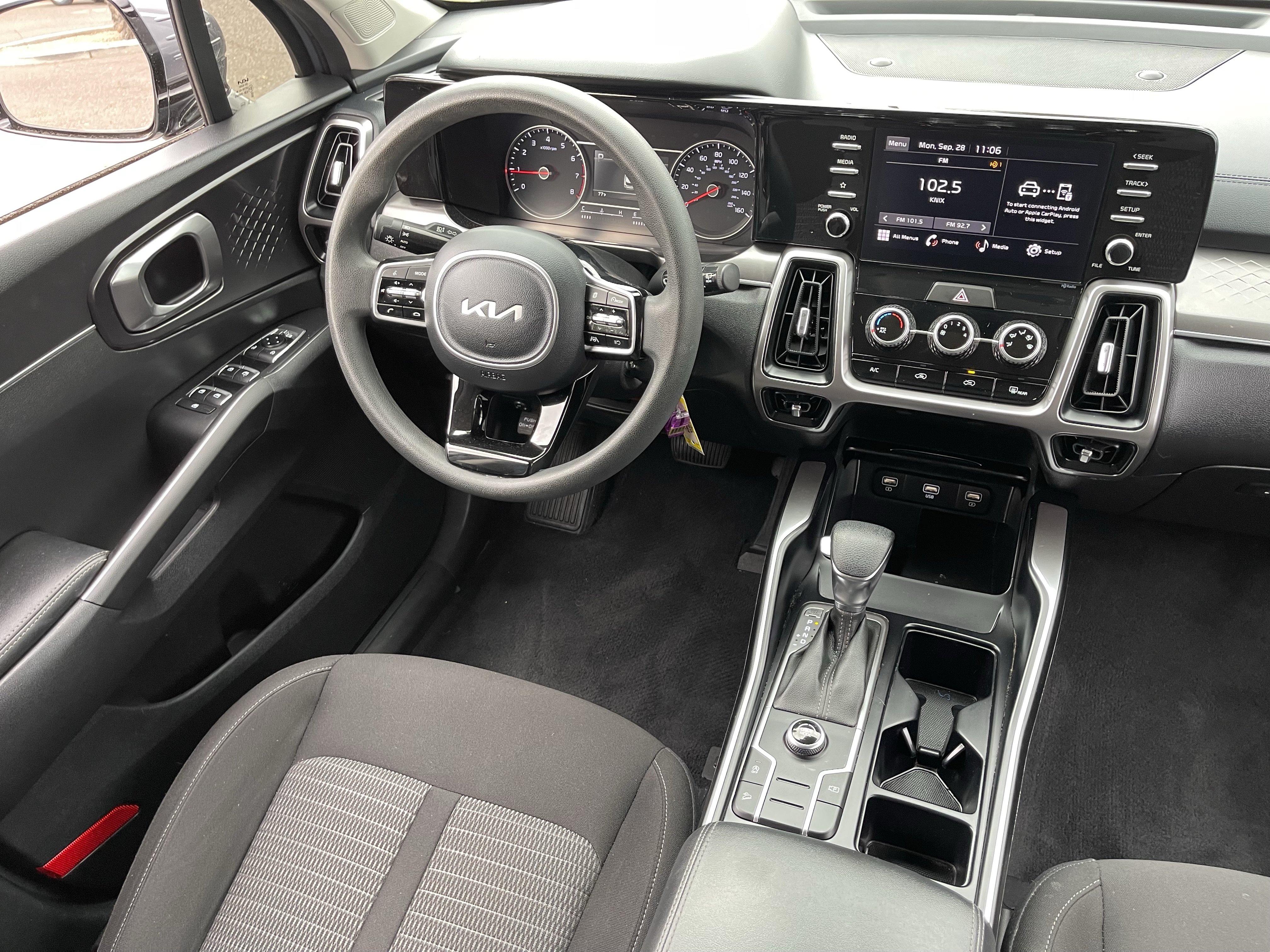 Certified 2022 Kia Sorento LX FWD image 13