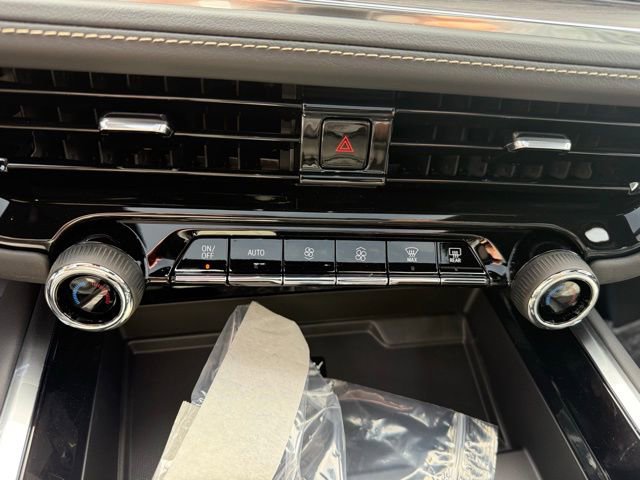 New 2026 Chevrolet Tahoe Premier w/ Sun And Tow Package AWD/4WD image 14