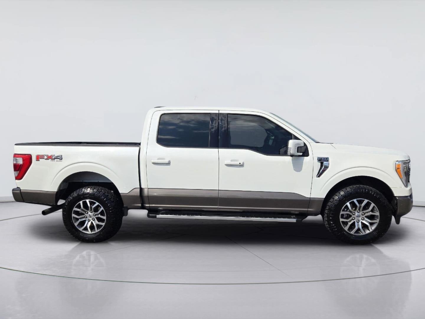 Used 2022 Ford F150 Lariat w/ Equipment Group 501A Mid AWD/4WD image 3