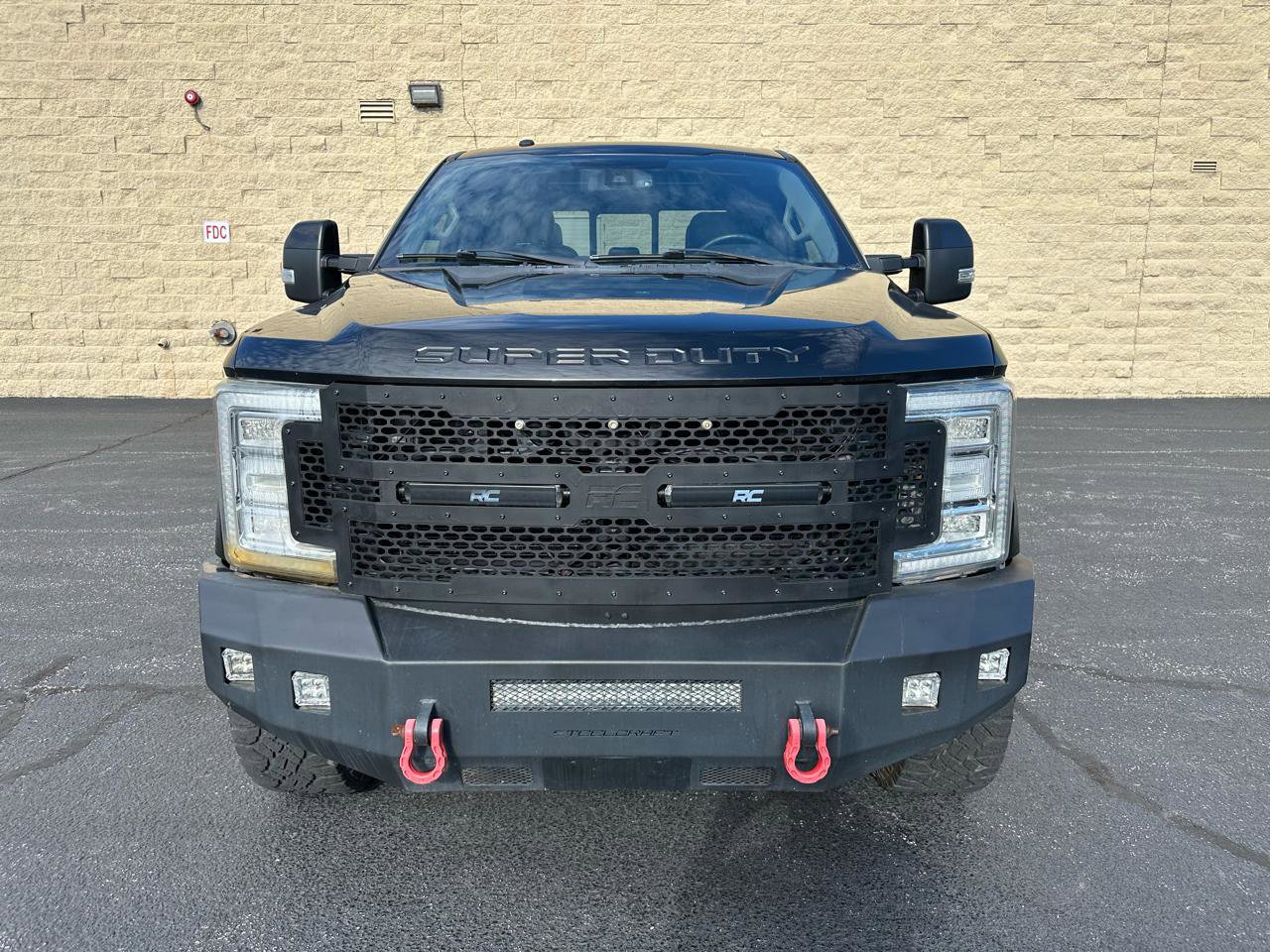 Used 2017 Ford F250 Lariat w/ Lariat Ultimate Package AWD/4WD image 8