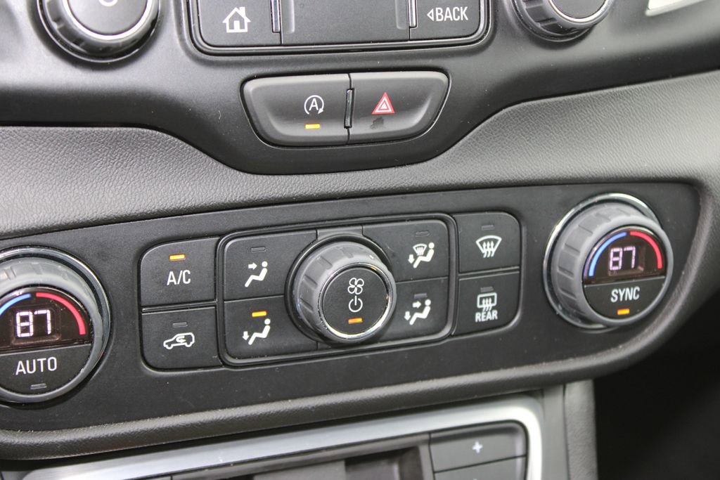 Used 2024 GMC Terrain SLT image 43