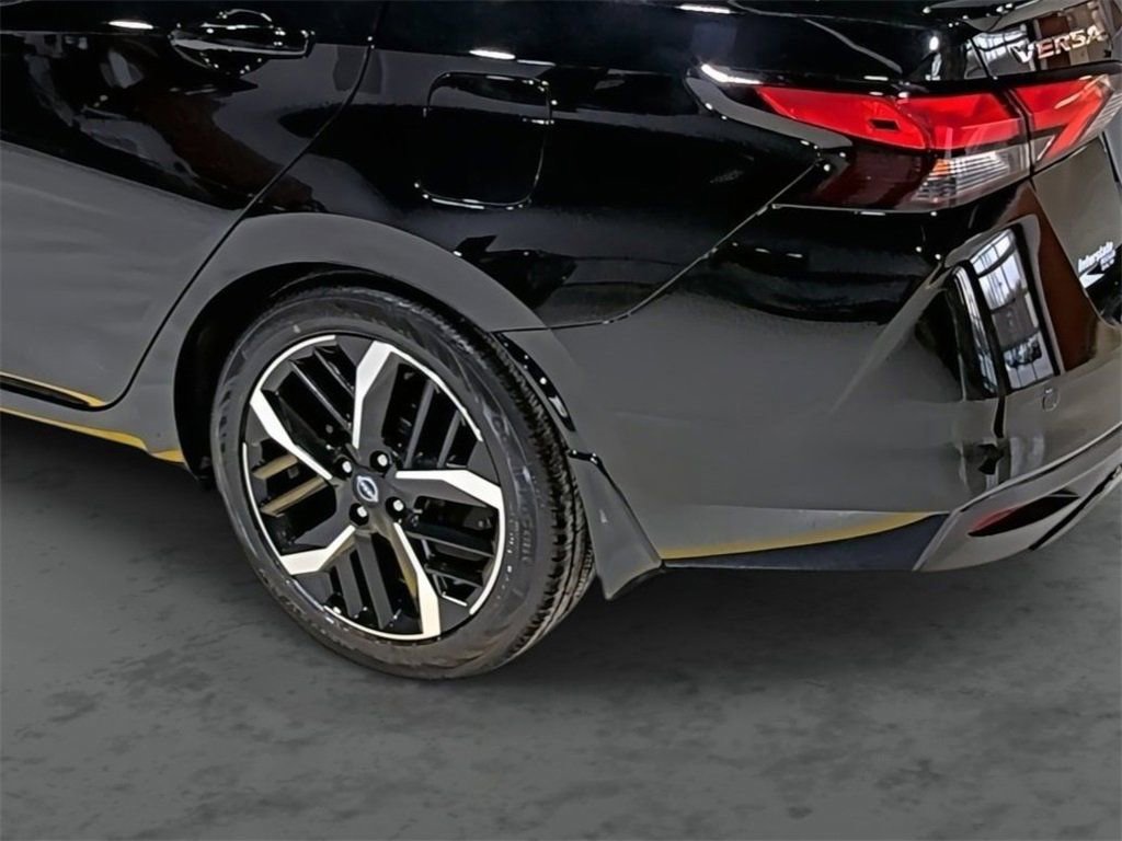 Used 2025 Nissan Versa SR w/ Trunk Package image 9