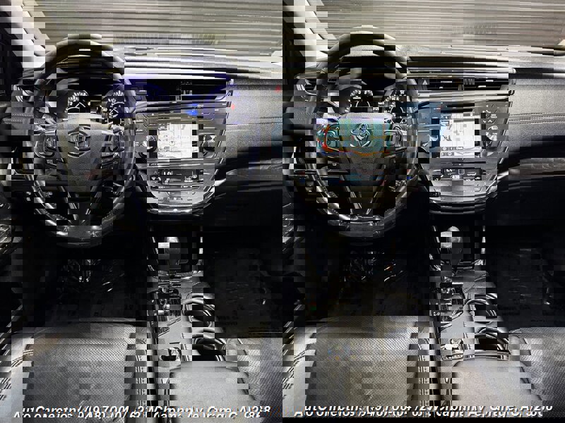 Used 2017 Toyota Avalon Limited w/ Carpet Mat Package image 12