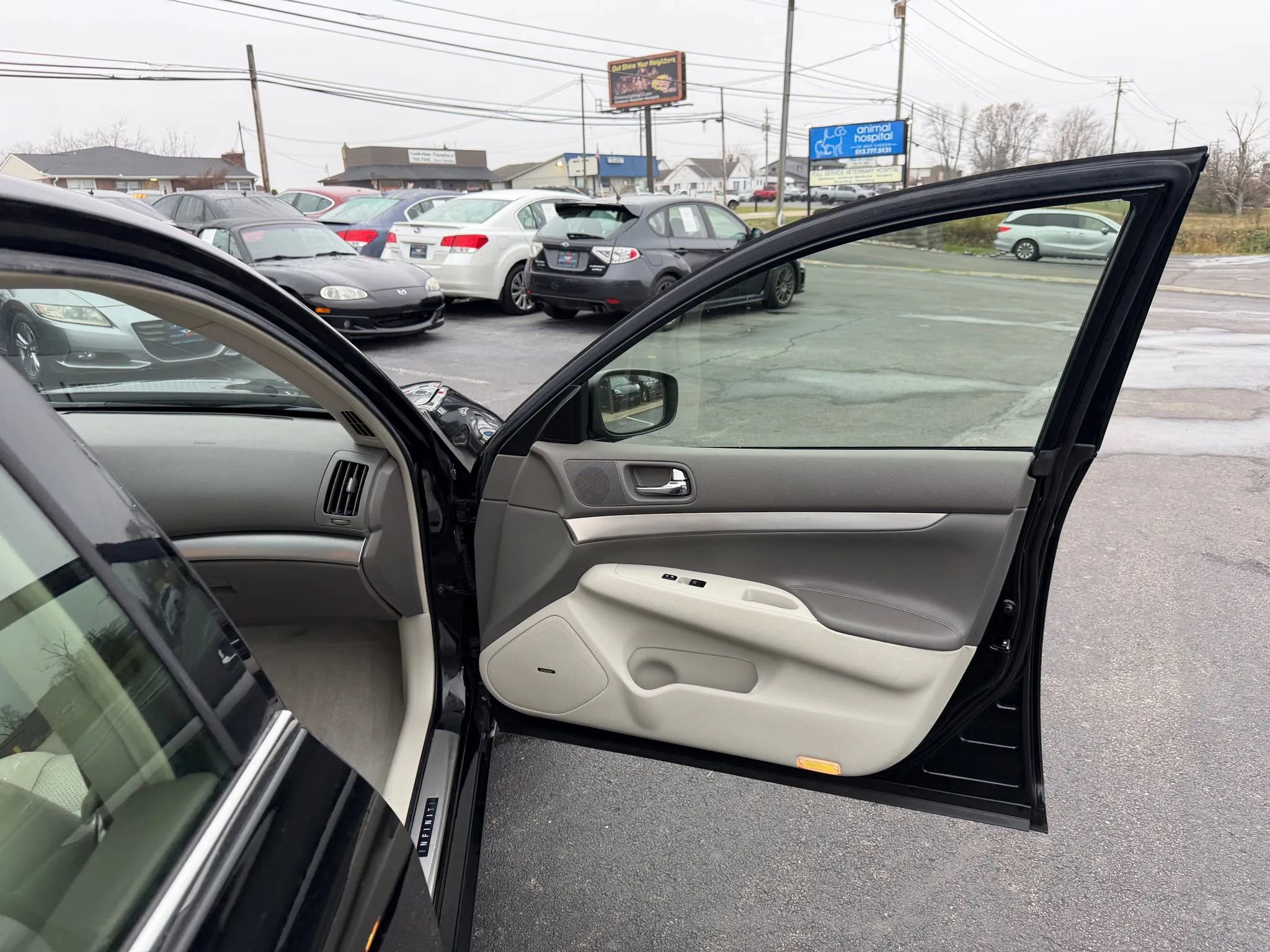 Used 2015 INFINITI Q40 w/ Navigation Package image 38