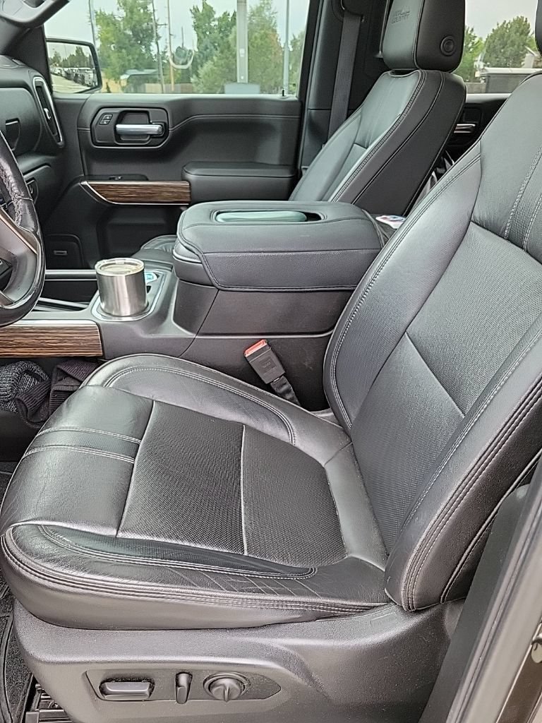 Used 2019 Chevrolet Silverado 1500 High Country w/ Technology Package AWD/4WD image 12